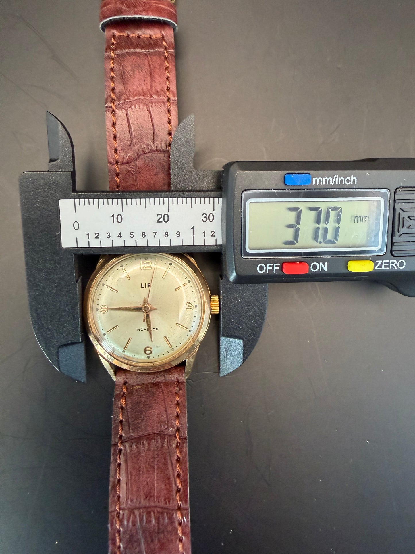 Montre LIP vintage mécanique Incabloc – boîtier plaqué or - 1950/1960