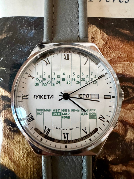 Montre Vintage Raketa russe URSS Calendrier 24h Cosmique