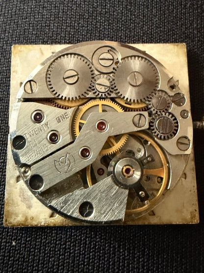 Montre Vintage SLAVA russe 21 Rubis Carrée Or | URSS Export