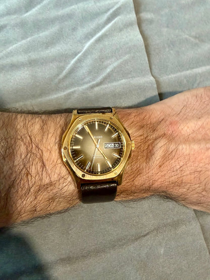 Montre Orano NOS Suisse octogonale automatique cadran beige marron patiné