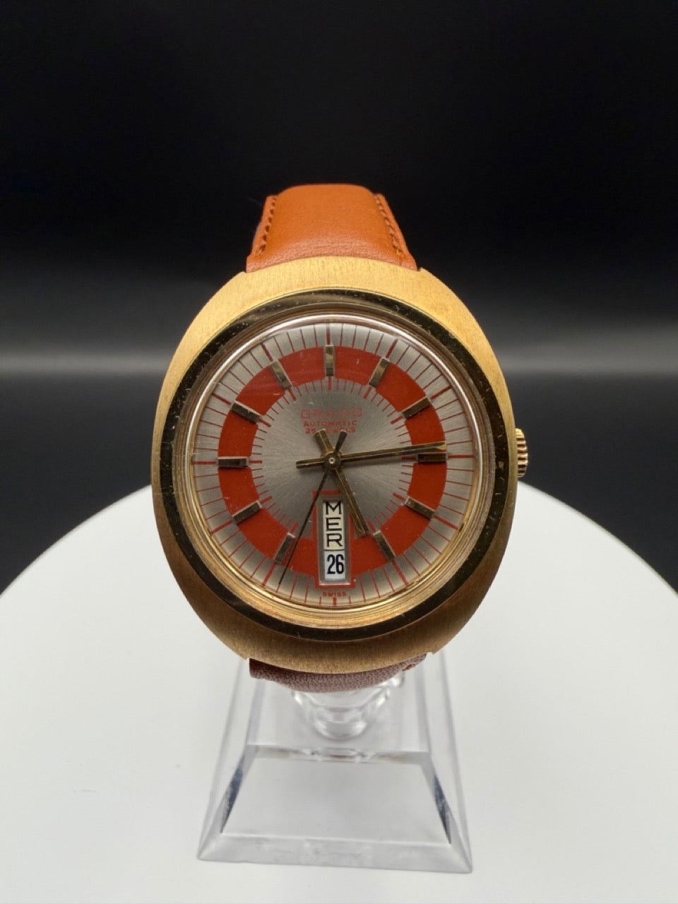 Montre Orano NOS Swiss Made Automatique day date rouge vintage plaqué or