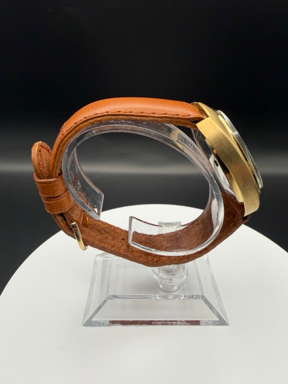 Montre Orano NOS Swiss Made Automatique day date rouge vintage plaqué or