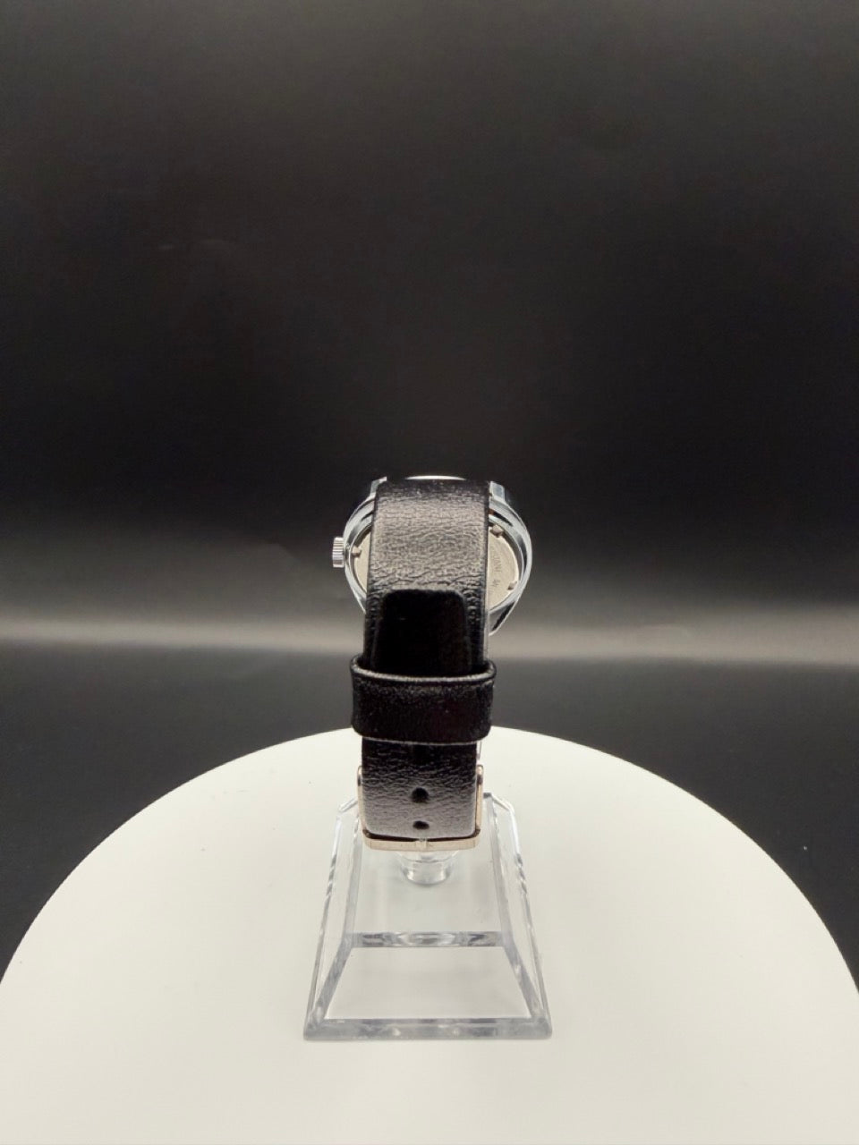 Montre Orano NOS Swiss Made Automatique Boitier silver, cadran clair et aiguilles dorées