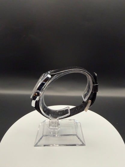 Montre Orano NOS Swiss Made Automatique Boitier silver, cadran clair et aiguilles dorées