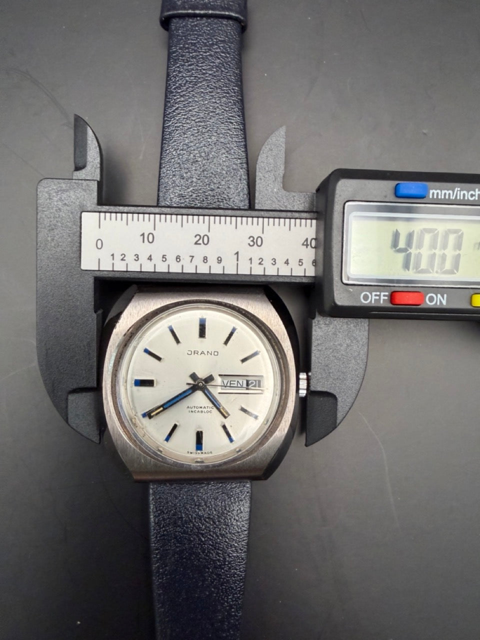 Montre Orano NOS Swiss Made Automatique silver brut vintage