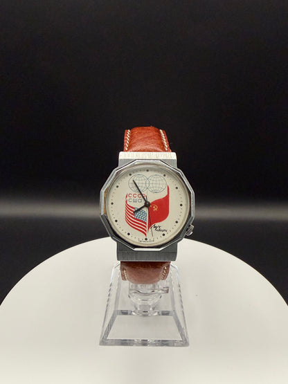 Montre vintage Luch Quartz USSR USA – pièce commémorative soviétique rare guerre froide