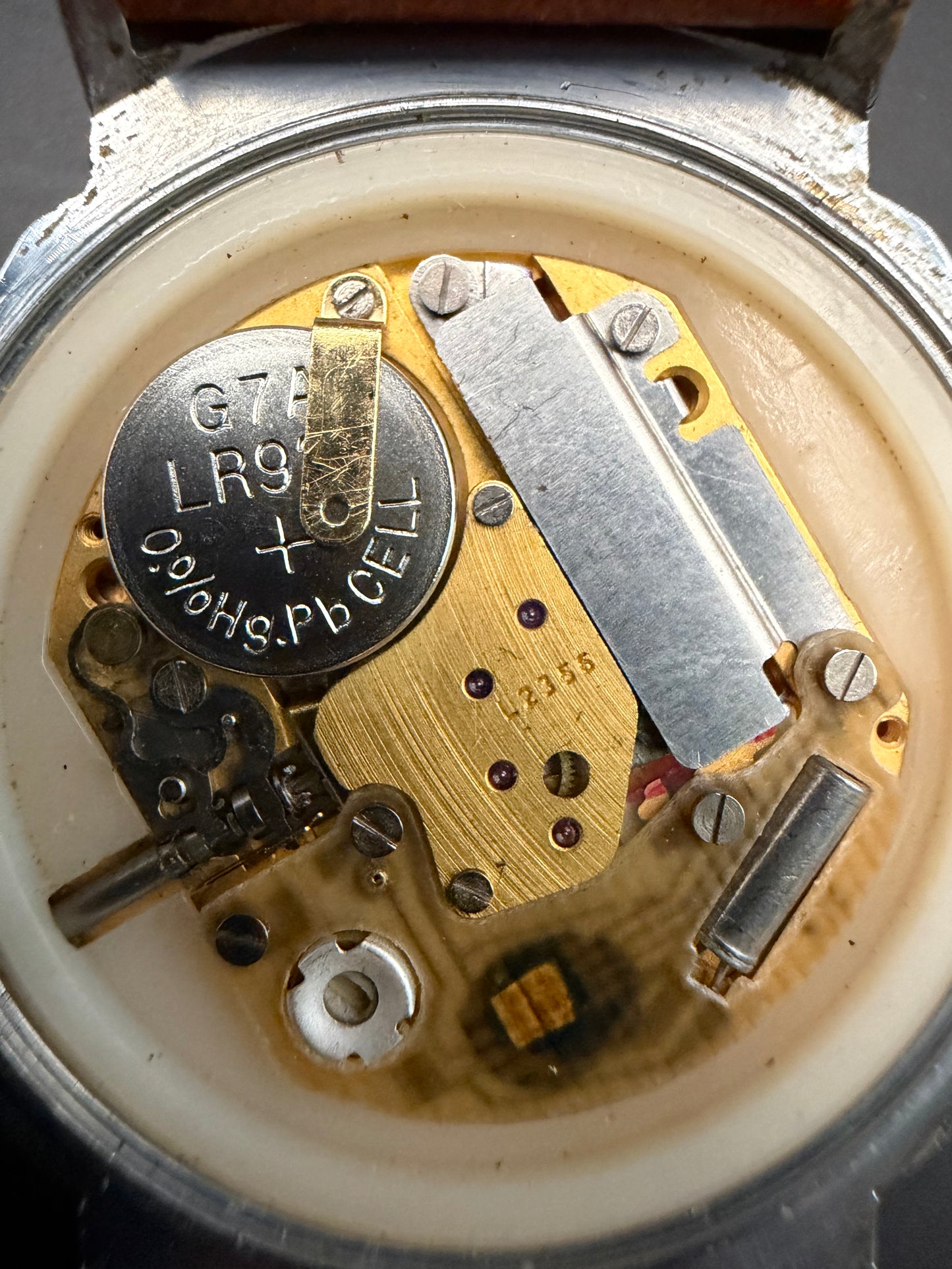 Montre vintage Luch Quartz USSR USA – pièce commémorative soviétique rare guerre froide