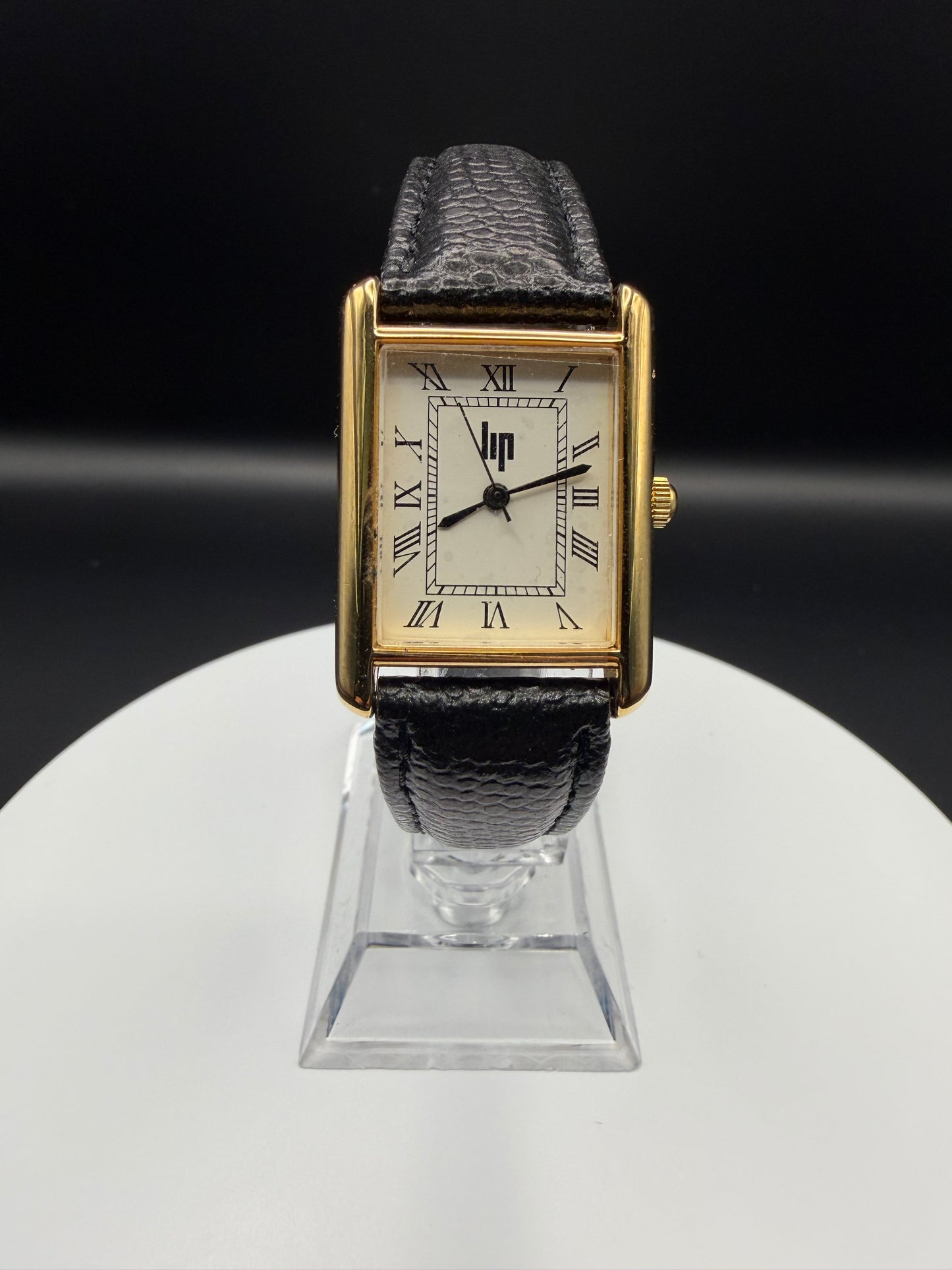 Montre LIP quartz vintage petite montre tank, cadran romain élégant
