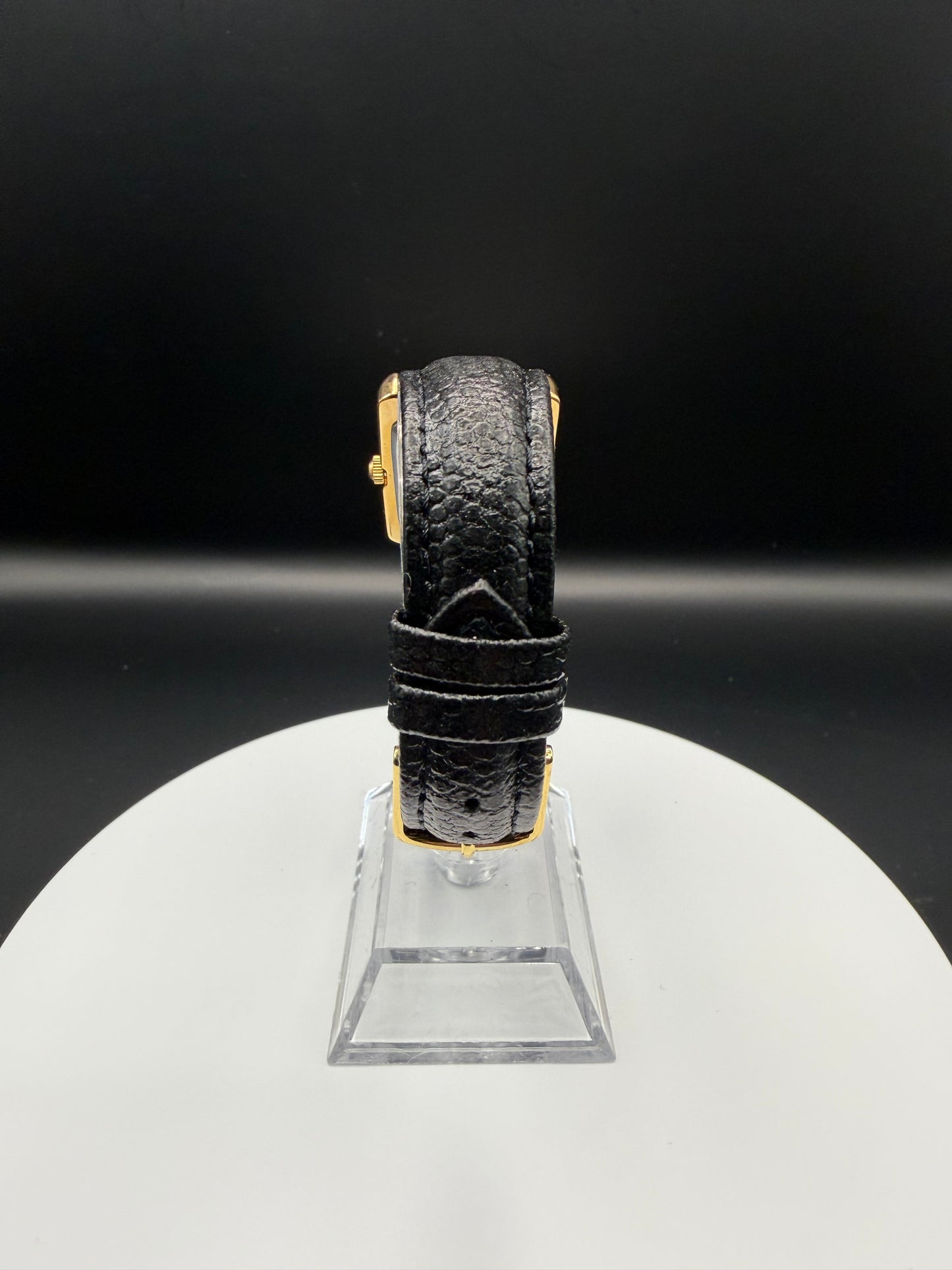 Montre LIP quartz vintage petite montre tank, cadran romain élégant