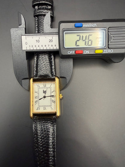 Montre LIP quartz vintage petite montre tank, cadran romain élégant